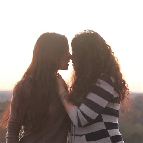 kiss lesbian gif|Kiss Lesbians GIFs